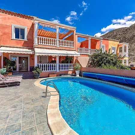 In Los Cristianos Los Cristianos (Tenerife)
